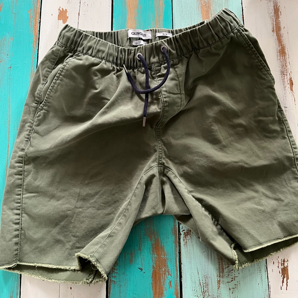 Quiksilver walking shorts, size large